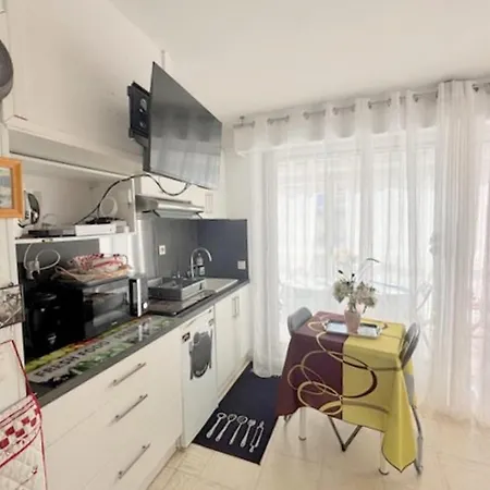 Agreable Face Avec Acces Et Parking - Fr-1-529-64 Апартаменты